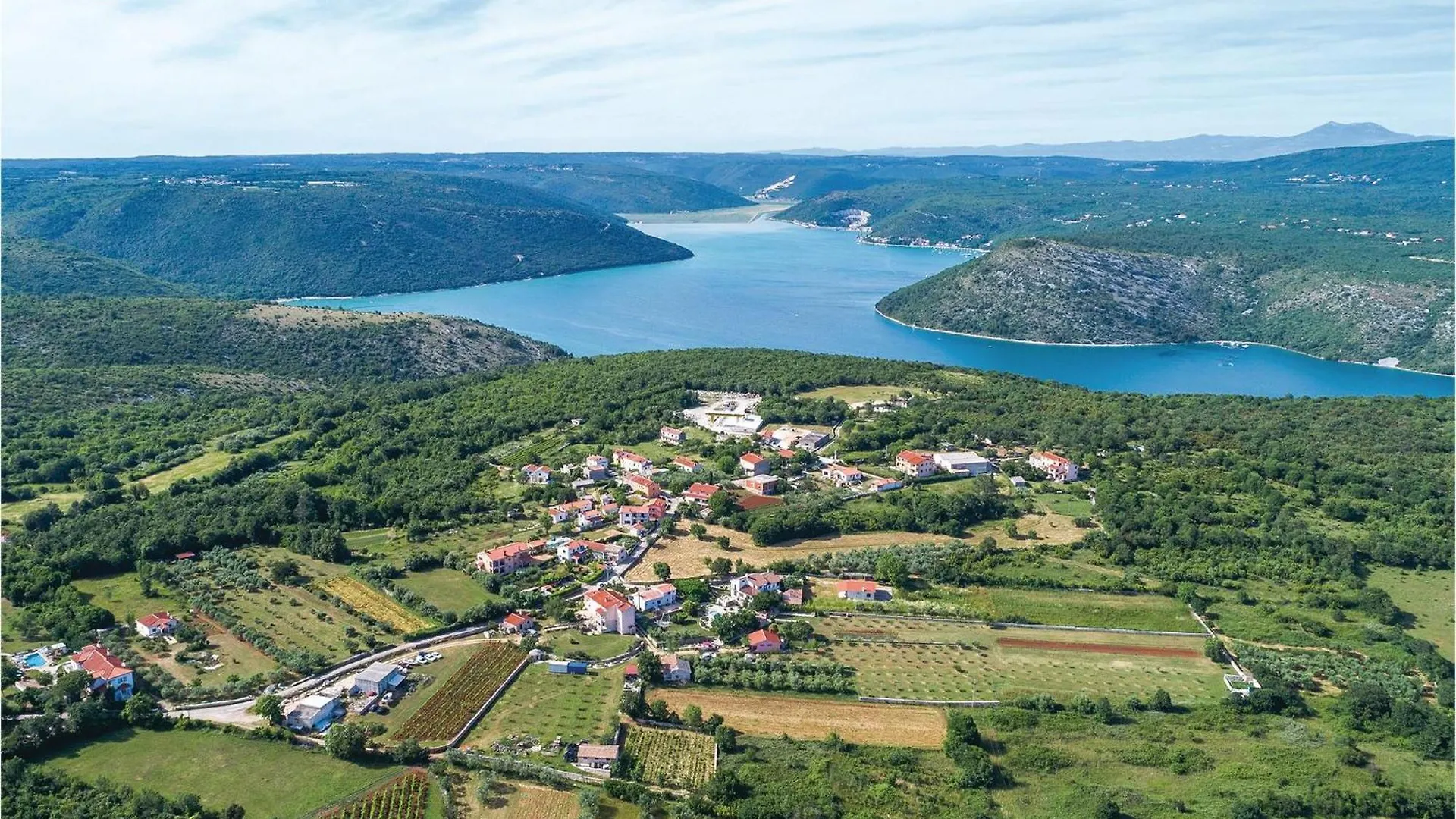 Lovely Home In Krnica With House Sea View Kroatien