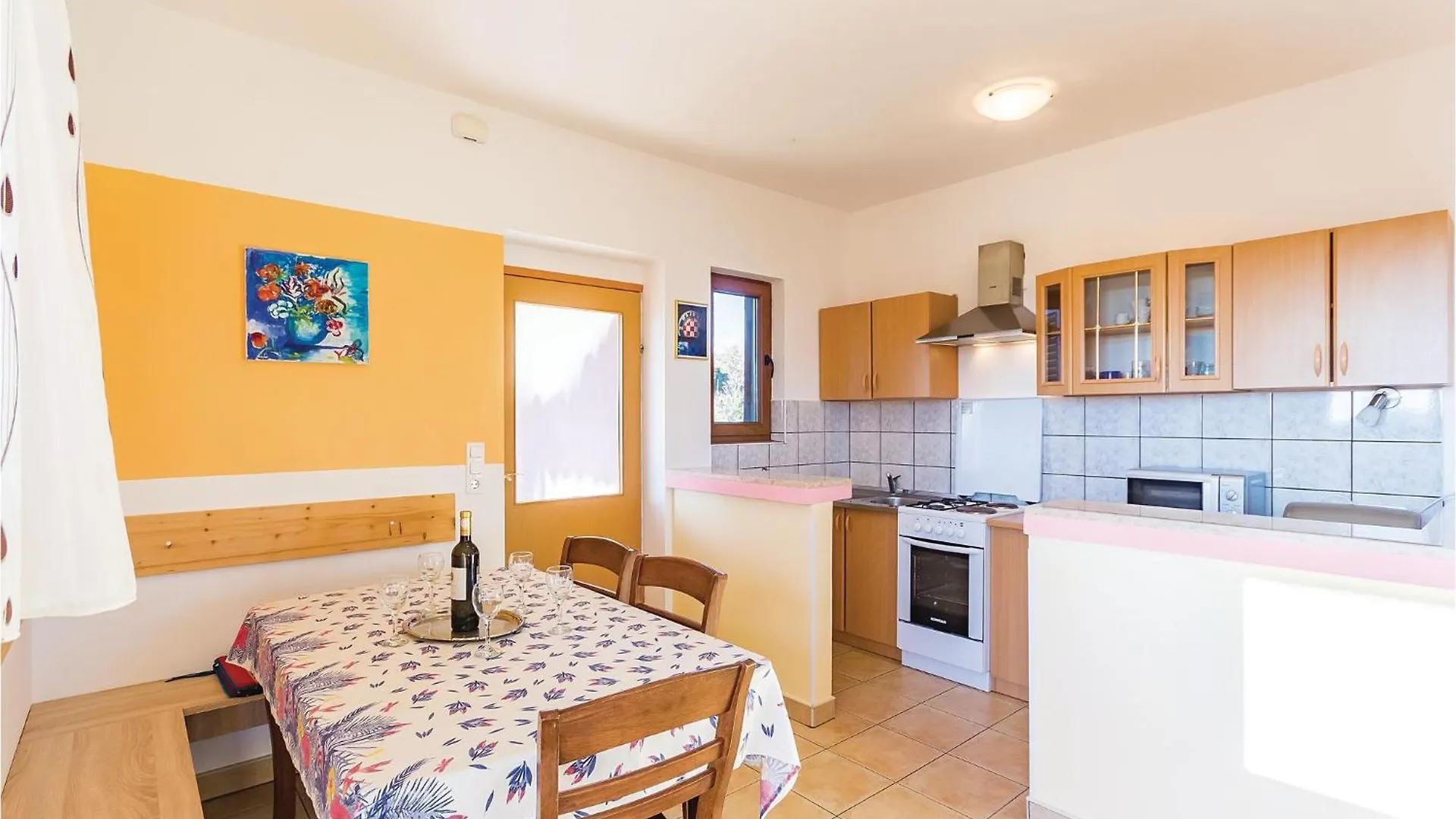 Lovely Home In Krnica With House Sea View 펜션